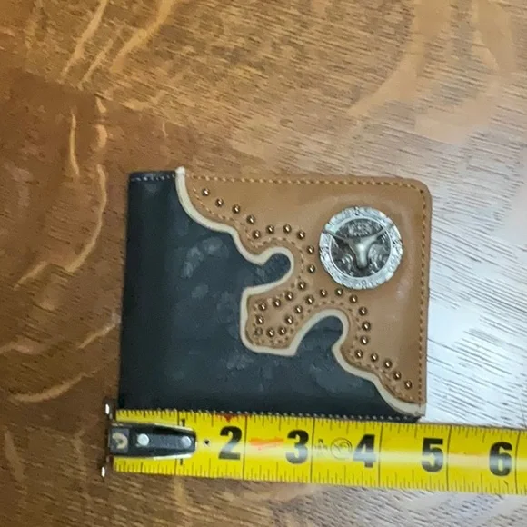 Montana West black leather bifold wallet with long horn metal Concho - Picture 2 of 7